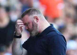 Wayne Rooney Staff Member’s Error Summarizes Nightmare First Plymouth Game news-12082024-030057