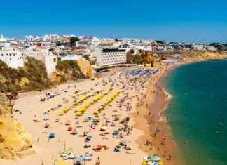 Instagram-Famous Beach Spot Bans Tourists to Avoid Massive Fines news-14082024-105421