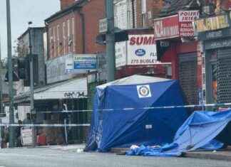 Arrests Made Following Stabbing Incident at Birmingham Shops news-24082024-132458