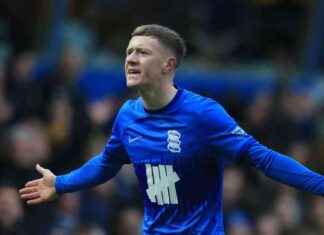 Birmingham City Sign Jay Stansfield in Deadline Day Transfer news-31082024-022128