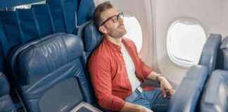 Controversy Erupts as Man Refuses to Give Up Plane Seat for Disabled Couple – Public Opinion Divided news-15092024-124546
