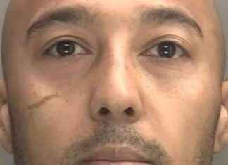 Ex-Firefighter’s Mugshot for Disrespectful Photo of Dead Man: Shocking Revelations news-04102024-205456