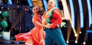 Wynne Evans Grateful for Support from Strictly Community news-21102024-021727