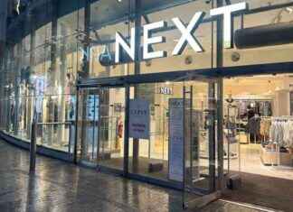 Stylish £27 Jumper in 7 Colors: Next’s ‘Warm but Not Bulky’ Option news-27102024-145820