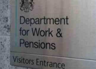 DWP Backlog Causing People to Lose Dream Jobs news-03112024-134448