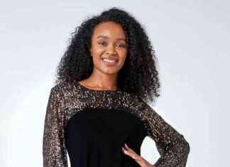 Stunning Roman Dress with Sparkle: A Showstopper at £48 news-03112024-194534