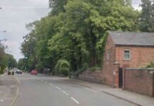 driver-causes-traffic-jam-in-harborne-by-smashing-nto-parked-cars