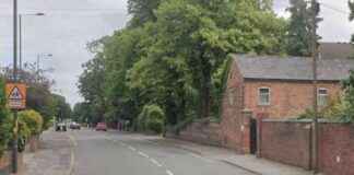 Driver Causes Traffic Jam in Harborne by Smashing Into Parked Cars driver-causes-traffic-jam-in-harborne-by-smashing-nto-parked-cars