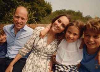 Royal Family: Prince William and Kate Middleton’s Heartwarming Family Photos and Message royal-family-prince-william-and-kate-middletons-heartwarming-family-photos-and-message