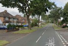 alert-cab-driver-approaches-students-near-school-caution-advised