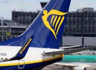 Ryanair Flight Mid-Air Emergency: Call for Medically-Trained Passengers ryanair-flight-mid-air-emergency-call-for-medically-trained-passengers
