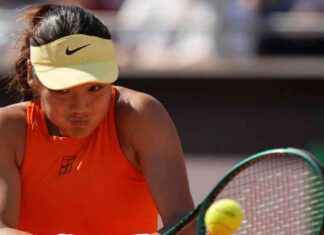 Emma Raducanu dominates clay court with straight-sets victory at Birmingham Live emma-raducanu-dominates-clay-court-with-straight-sets-victory-at-birmingham-live