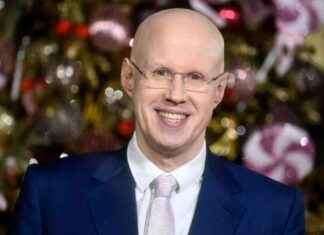 Matt Lucas health scare forces him to leave stage during theatre performance matt-lucas-health-scare-forces-him-to-leave-stage-during-theatre-performance