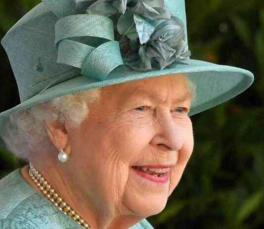 Queen Elizabeth II’s Favorite Afternoon Tea Sandwich Revealed queen-elizabeth-s-favorite-afternoon-tea-sandwich-revealed