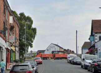 Three individuals, including a 50-year-old man, arrested in Kidderminster car stop – Birmingham News three-individuals-including-a-50-year-old-man-arrested-in-kidderminster-car-stop-birmingham-news